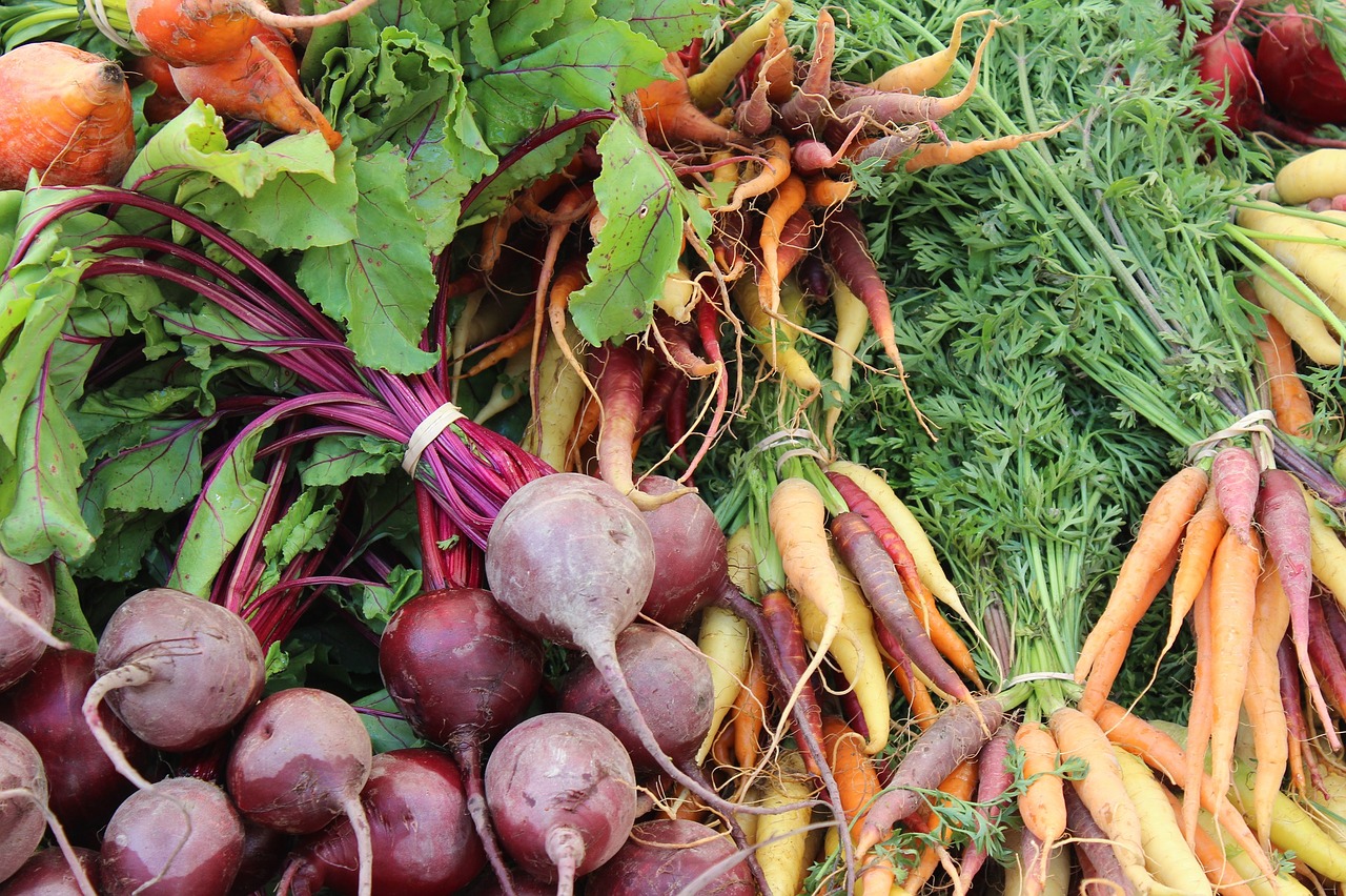 beets, carrots, farmers market