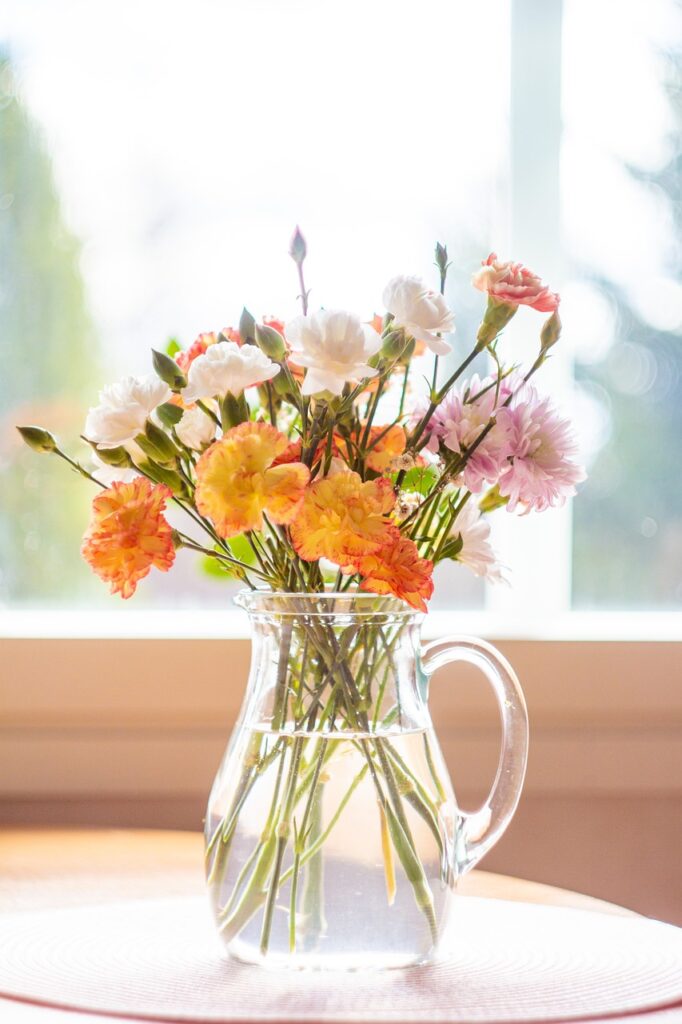 flowers, table, bouquet-7233992.jpg